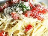 Spaghettis à la crème, champignons et tomate fraîche