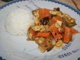 Curry de patates douces et aubergines au tofu et noix de cajou
