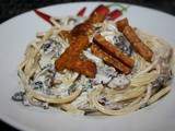 Gros spaghettis aux pleurotes champignons echalotes et crème et lardons de tempeh fumé