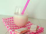 Milkshake aux biscuits roses de Reims (Milkshake with pink biscuits of Reims)
