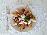 Salade de figues, haricots verts, radis et chèvre frais (Salad of figs, green beans, radishes and fresh goat cheese)