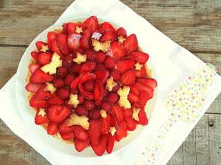 Tarte fraises, framboises et lemon curd (Strawberry, raspberry, lemon curd tart)