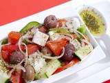 Salade grecque « Horiatiki salata » une recette simple, fraîche et saine