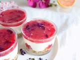 Cheesecake en verrine, gelée de pomélo et fleurs mauves séchées { sans cuisson } - Foodista Challenge #16