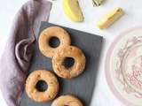 Donuts aux pommes caramélisées et cannelle pour Mardi Gras (vegan, cuits au four)