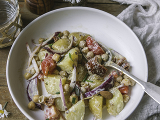 Salade vegan aux pommes de terre primeurs