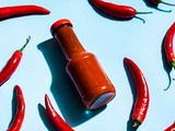 Sauce piquante au cornichon : la touche parfaite pour accompagner la langue de bœuf