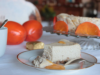 Cheesecake mousseux parfum marrons glacés et coulis de kaki