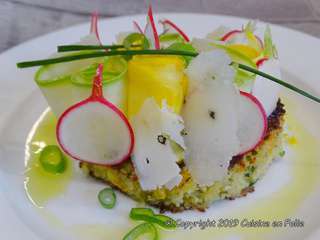 Galettes de couscous et courgettes, radis, Pecorino, huile de noix pour une recette anti-gaspi