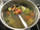 Soupe rustique pois chiche et légumes du soleil