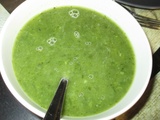 Velouté petits pois courgette fanes de carottes