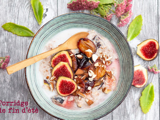 Porridge de fin d'été à la figue et aux prunes