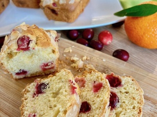 Mini cakes aux cranberries fraîches et aux clémentines de Corse