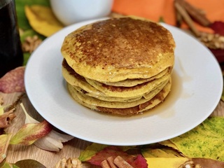 Pancakes d’autonome à la courge butternut et à la cannelle