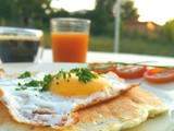 Envie de Brunch : Pancakes à la courgette, à la menthe et à la fêta, œuf à cheval (Bataille food #25)