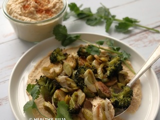Assiette de légumes rôtis et houmous #vegan