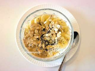 Bowl de yaourt aux bananes et flocons d'avoine
