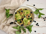 Salade de quinoa, avocat et myrtilles #vegan