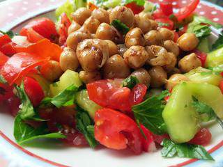 Salade de Pois Chiches Epicés & Légumes Frais (Afrique du Nord)