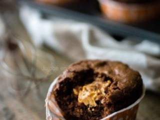 Muffins au chocolat et coeur fondant de beurre de cacahuète