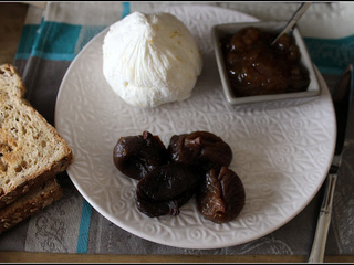 Autour d'un ingrédient , chèvre fourré au confit de figues sèches