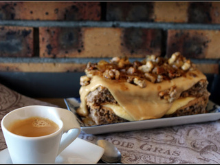 Bataille Food , gâteau italien aux noix et au café