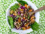 Salade de quinoa, courge butternut au chou rouge et jeunes pousses d'épinards