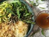 Veggie bowl au quinoa d'Anjou, asperges vertes et courgette