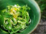 Spaghetti de courgettes marinées au citron et zaatar : la rawfood attaque pour une (r)entrée survitaminée