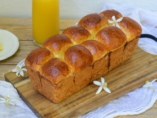 Brioche tressée à la fleur d'oranger