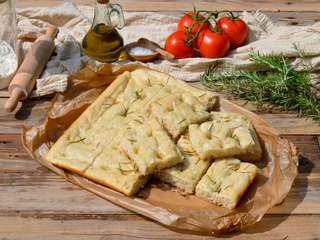 Focaccia genovese au romarin