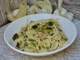 One pot spring pasta courgettes, champignons, petits pois