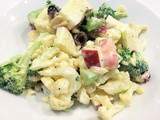 Salade bien crémeuse de brocoli et de chou-fleur