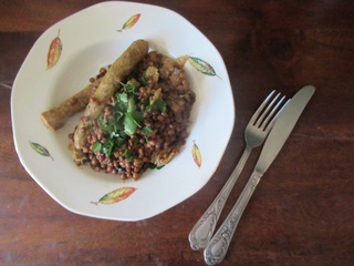 Potée de lentilles et de chou, saucisses végé