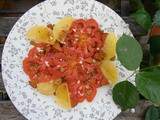 Salade de tomate et pomme de terre aux condiments