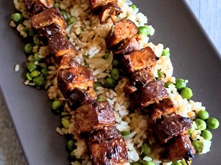 Brochettes végétariennes au tofu et champignons