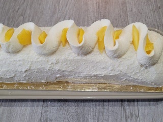 Bûche roulée coco-mangue-passion
