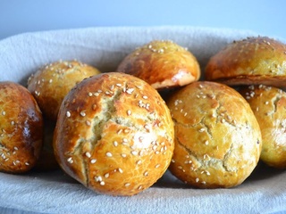 Krachels (petits pains sucrés)