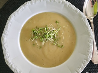 Potage pommes de terre et cresson alénois