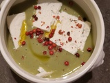 Velouté de fèves à la ricotta salée
