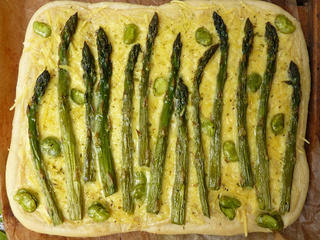 Pizza blanche aux asperges