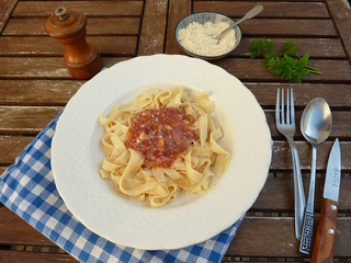 Tagliatelles surprise pour Mardi Gras (crêpes à la confiture 🍓)