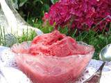 Dessert facile, pas cher, gourmand et régime de cet été : la glace végétalienne et bio à la fraise (à base de banane)