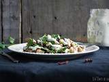 Salade de riz sauvage à la coriandre façon taboulé avec pois chiches, céleri rave,champignons, épinards et tomates séchées, sauce crémeuse mentholée aux noix de cajous