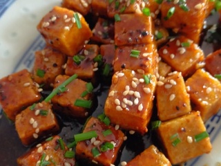Tofu croustillant laqué
