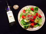 Salade de graines germées, avocat, tomates, huile de chanvre