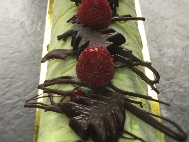 Bûche glacée au Toblerone blanc –