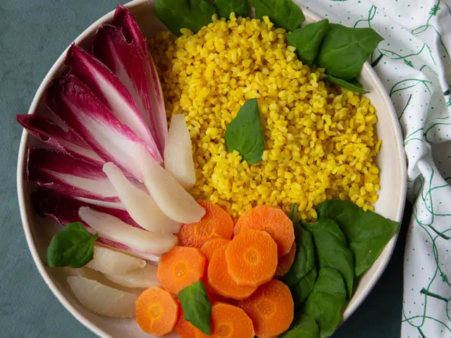 Salade de boulgour citronnée aux légumes verts & à la menthe