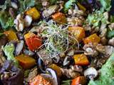 Salade au potimarron, champignons, lentilles et graines
