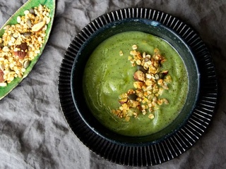 Soupe fraîche de courgettes et Granola